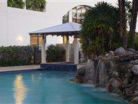 Swimming Pool and spa – Mantra Esplanade Cairns